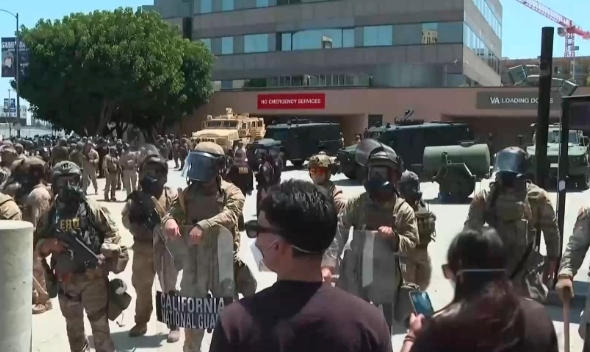 互联网龙头股排名 美国加州洛杉矶抗议活动持续 一天内38人被捕